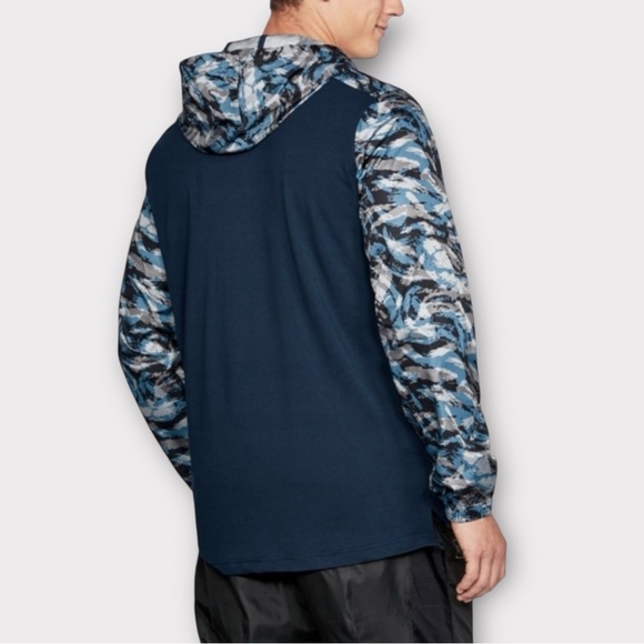 Under Armour Mens Sportstyle Anorak Blue Camo 1/2 Zip Windbreaker Jacket Hoodie - Picture 2 of 7